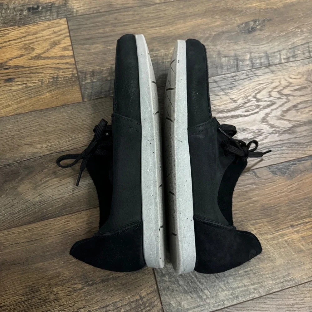 Clarks collection black